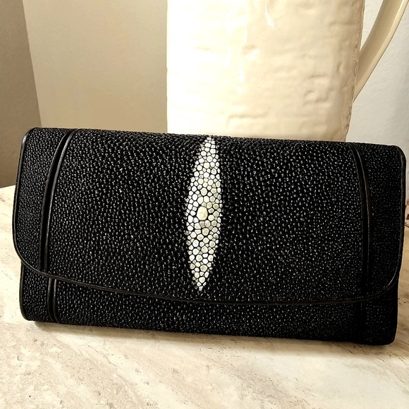 Genuine Stingray Skin Pebble Black Clutch Trifold Wallet Magnetic Closure - Picture 1 of 16